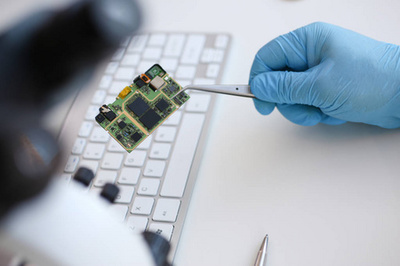 计算机维修服务员工 技术守护者与客户信任的桥梁